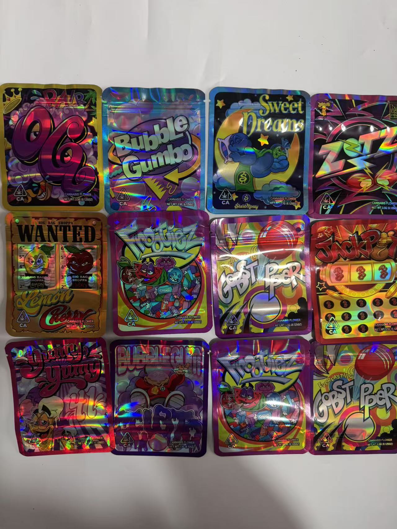 Gift Wrapping Minecraft Style Mylar Bags 3.5G 500PCS 9Mil Holographic Resealable Smell Proof Stand Up Storage Pouches