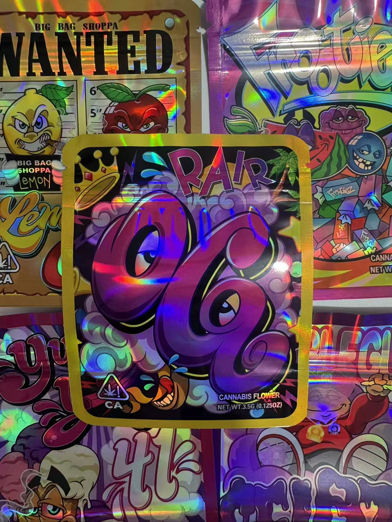 Gift Wrapping Minecraft Style Mylar Bags 3.5G 500PCS 9Mil Holographic Resealable Smell Proof Stand Up Storage Pouches