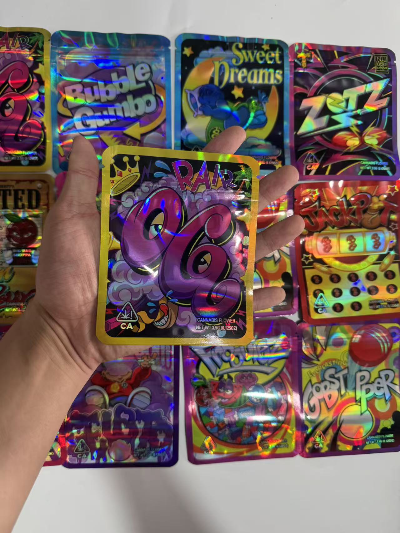 Gift Wrapping Minecraft Style Mylar Bags 3.5G 500PCS 9Mil Holographic Resealable Smell Proof Stand Up Storage Pouches