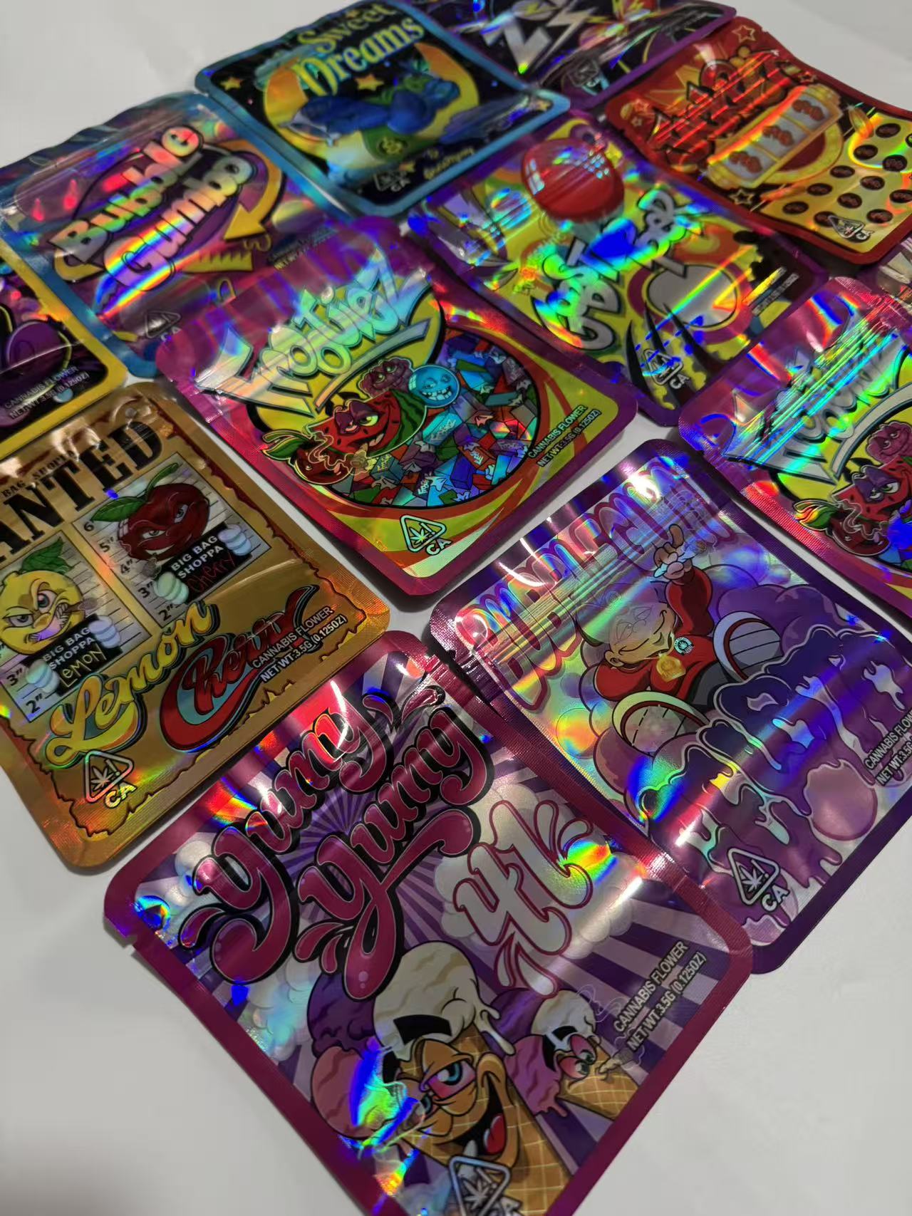 Gift Wrapping Minecraft Style Mylar Bags 3.5G 500PCS 9Mil Holographic Resealable Smell Proof Stand Up Storage Pouches